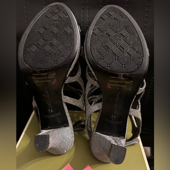 NATURALIZER DANYA OPEN TOE SILVER GLITTER PLATFORM SANDAL HEELS - Picture 4 of 6